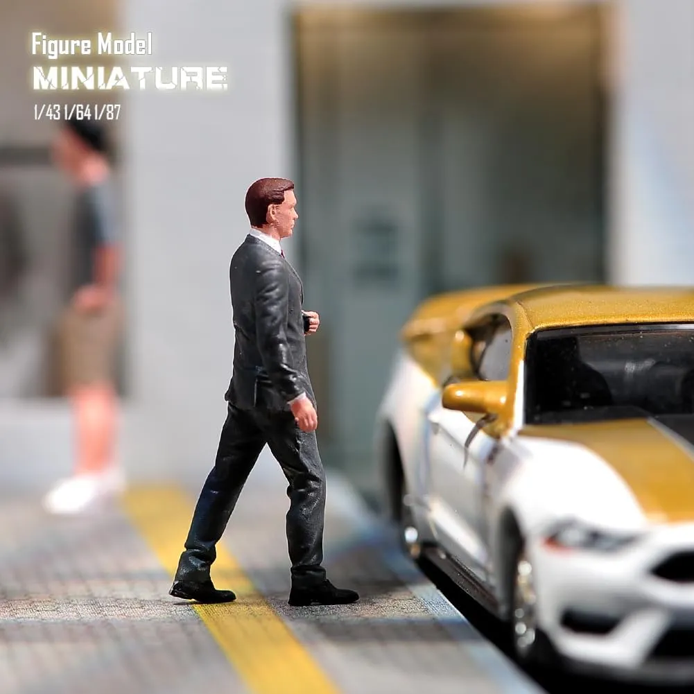 1/87 1/64 1/43 1/24 Scale Miniature Action Figure Doll Model Walking Man Wearing Suit Resin Figurine Model Creative Scene Dolls Props for Cars Display (Painted, 1:87 Scale)