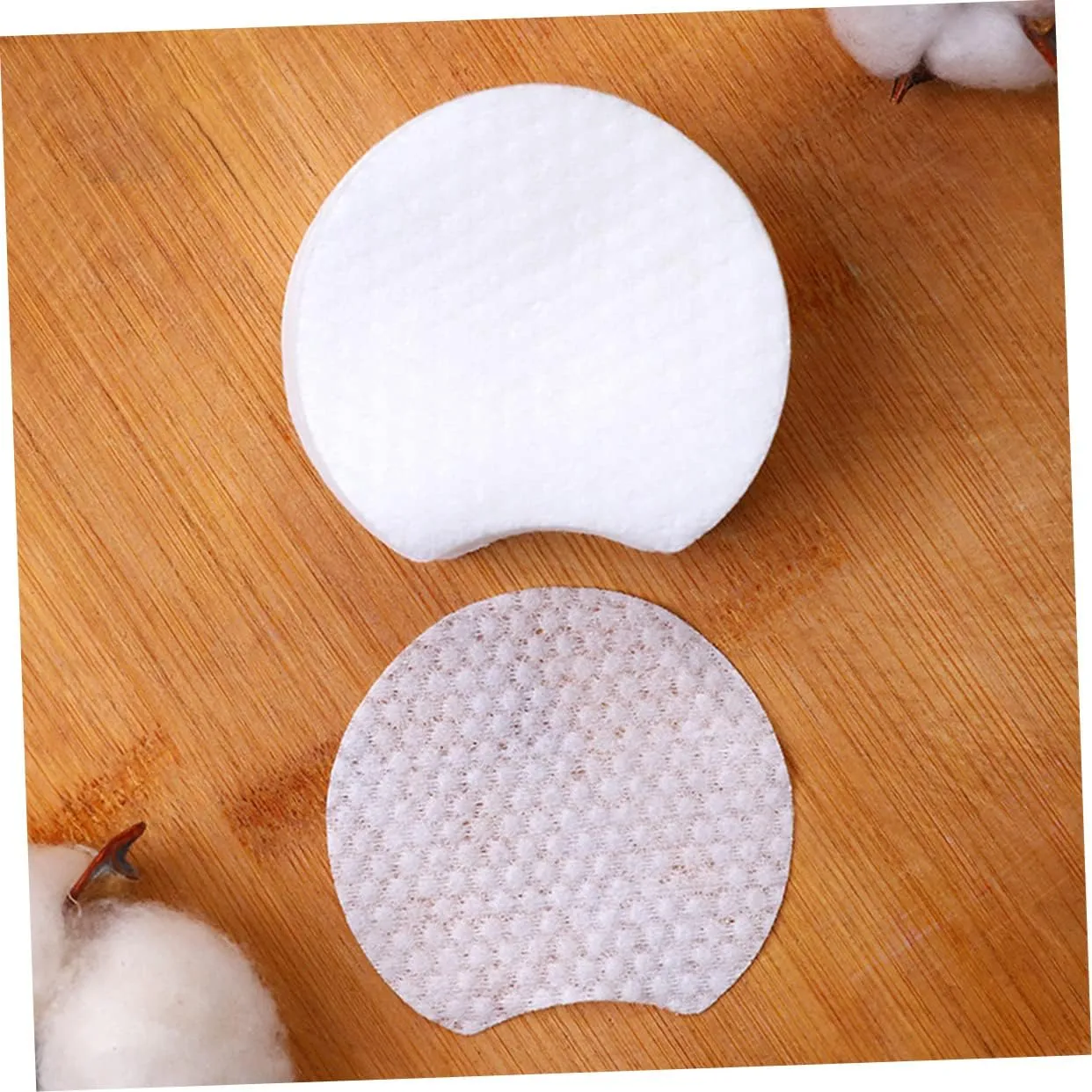 900pcs Pearl Pattern Makeup Remover Cotton Makeup Remover Wipes Esthetic Wipes Travel Makeup Wipes Eyeshadow Cleansing Pads Cotton Round Pads Disposable Cotton Face Pads Girl Miss