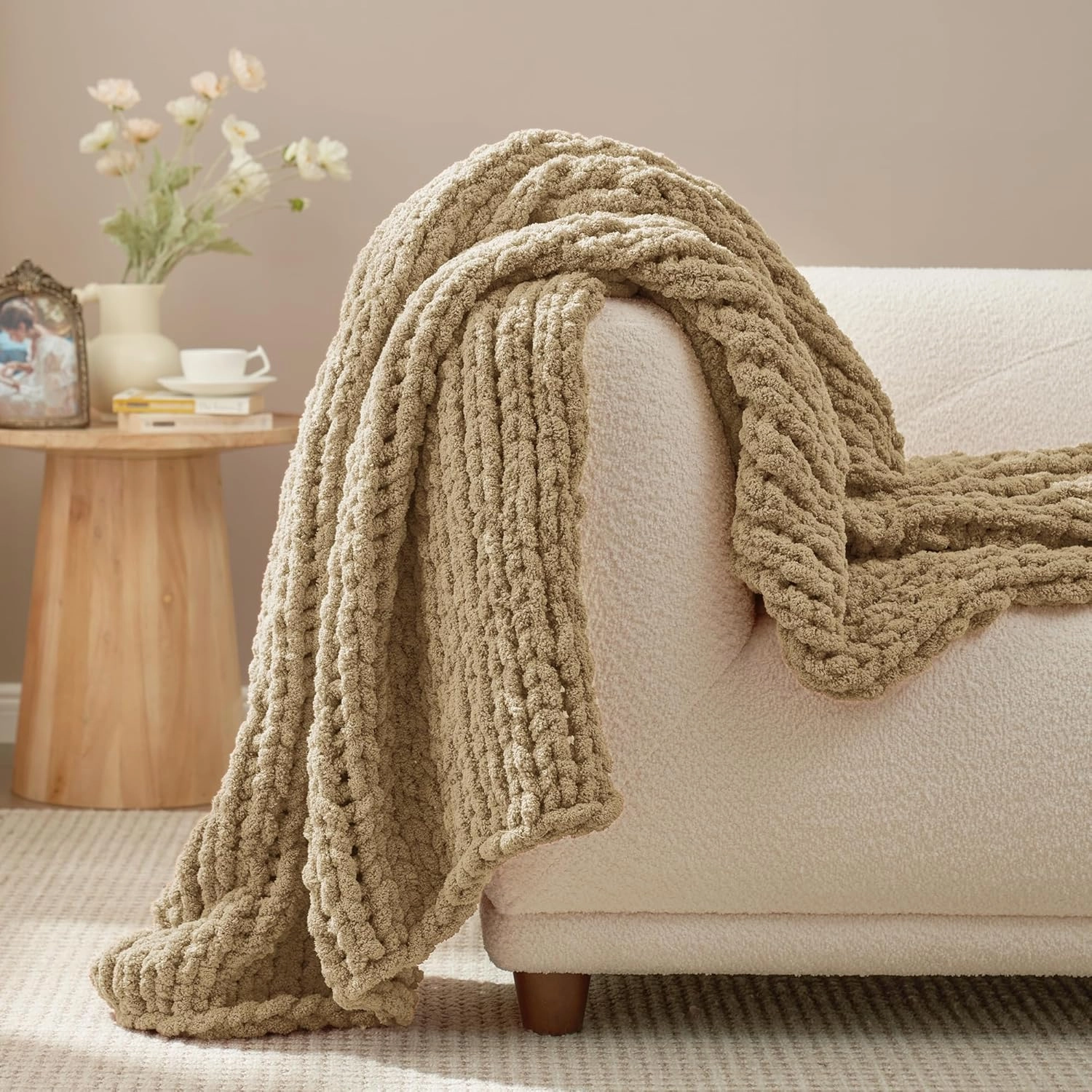 Amélie Home Chunky Knit Throw Blanket for Couch, Soft Chenille Crochet Blanket for Sofa, 50"x60", Beige