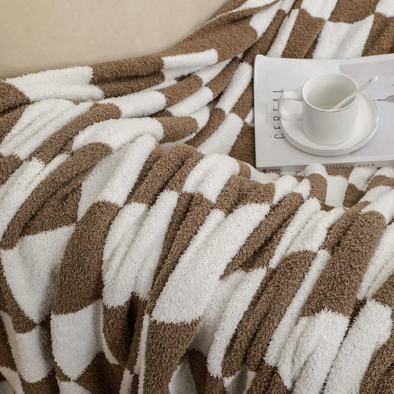 bearberry Fuzzy Checkerboard Grid Throw Blanket Soft Cozy Warm Microfiber Bed Blanket Decor for Couch Sofa Bed Travel Home (Mocha, 60''x80'')