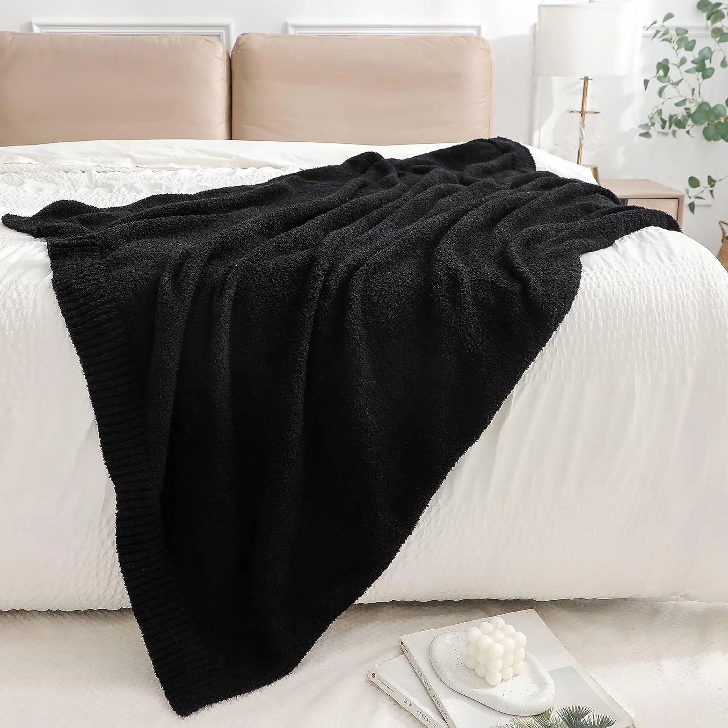 bearberry Super Soft Fluffy Throw Blanket Lightweight Cozy Warm Throw Blankets for Couch Bed Sofa All Season (Black, 50”x60”)