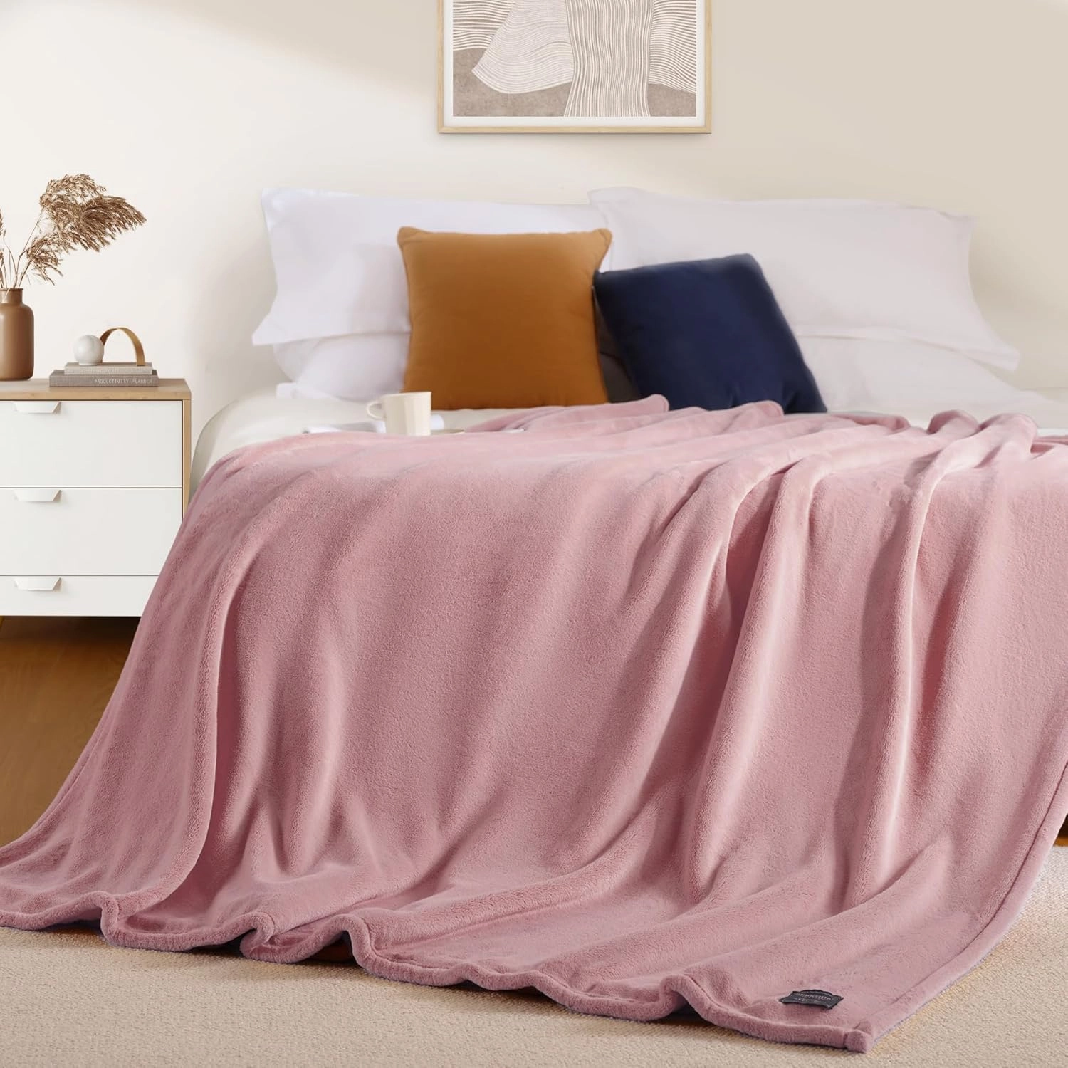 BEAUTEX Fleece Blanket Queen Size Super Soft Flannel Throw Blanket Lightweight Fuzzy Plush Blanket for Couch Sofa or Bed All Seasons (Dusty Pink, 90" x 90")