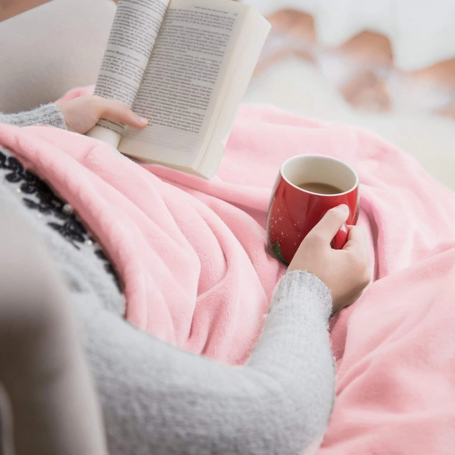 Bedsure Fleece Blankets Queen Size Pink - Bed Blanket Soft Lightweight Plush Fuzzy Cozy Luxury Microfiber Valentines Day Gift 90x90 inches