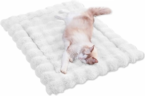 Cat Beds Cozy Pet Mat Faux Fur Kitten Pad Bed for Carriers/Couch Dog & Puppy Cute Friendly 23 x 15 Inch Medium White