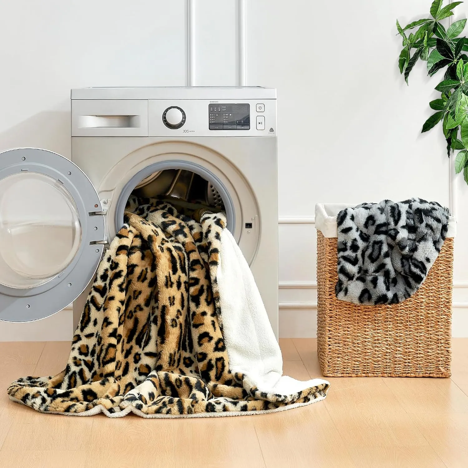 Cozy Bliss Luxury Faux Fur Throw Blanket Leopard Print, Non Shedding Double Sided Sherpa Blankets Super Soft Fluffy Thick Warm Throws Home Decor for Couch Bed Sofa Women,50"*60"Inches Brown Leopard
