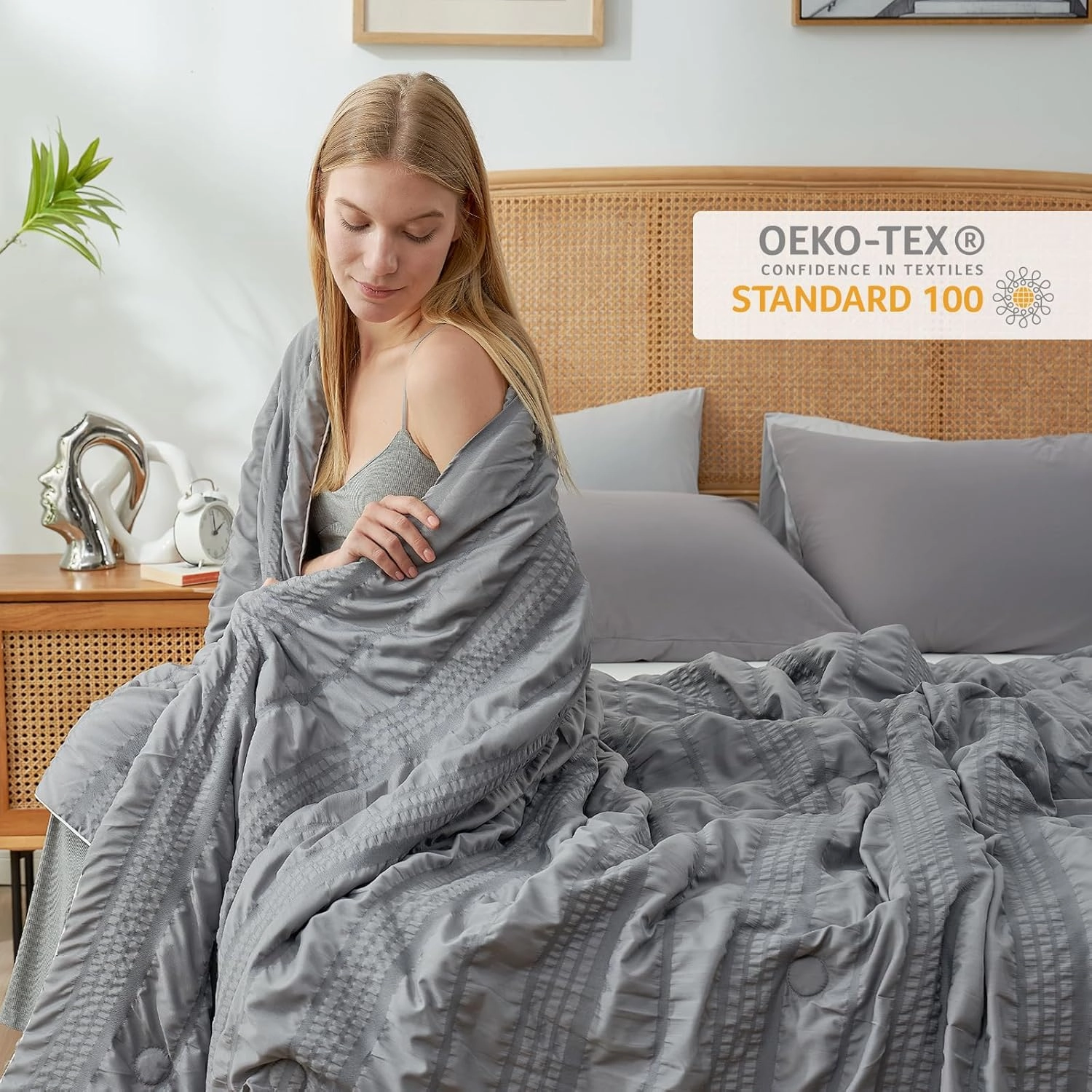 Cozy Bliss Seersucker Cooling Comforter King Size, Q-Max 0.4 Reversible Lightweight Cooling Blanket, Breathable Silk Smooth Summer Bedding Quilt for Hot Sleepers Night Sweats Dark Grey