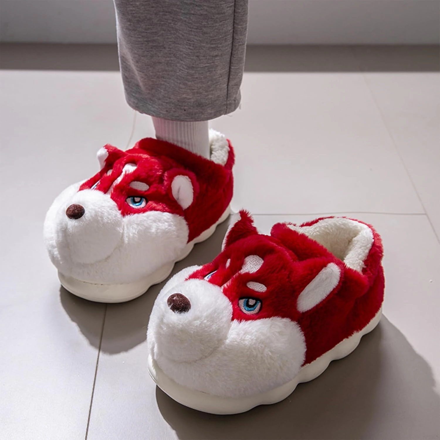 Cozy Husky Plush Winter Slippers for Men and Women – Soft Plush, Non-Slip Sole, Indoor Warm Slippers