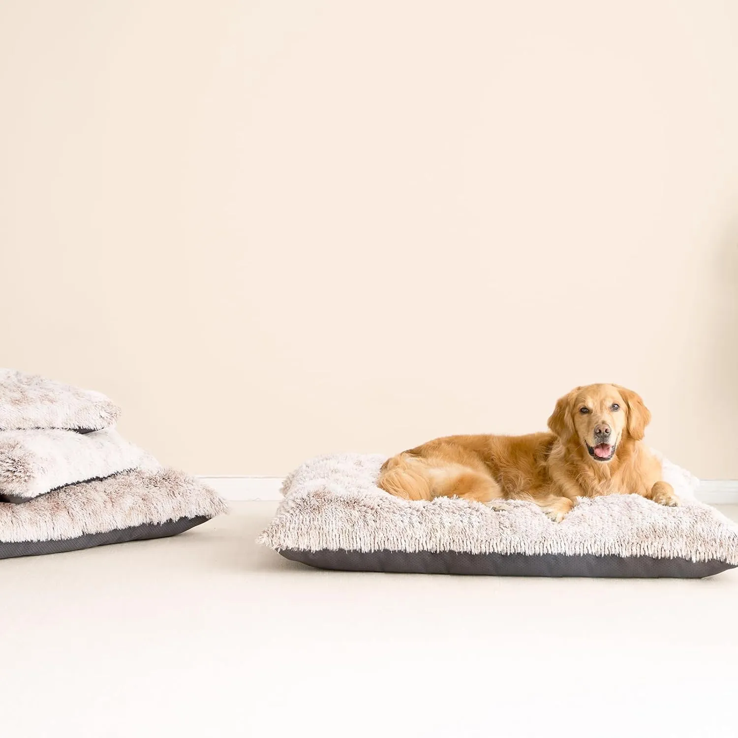 EHEYCIGA Fluffy Dog Crate Bed for Extra Large Dogs, Plush Faux Fur Pet Crate Pad, Calming Anti Anxiety XL Dog Bed, Washable Soft Warm Mat with Non-Slip Bottom, Brown