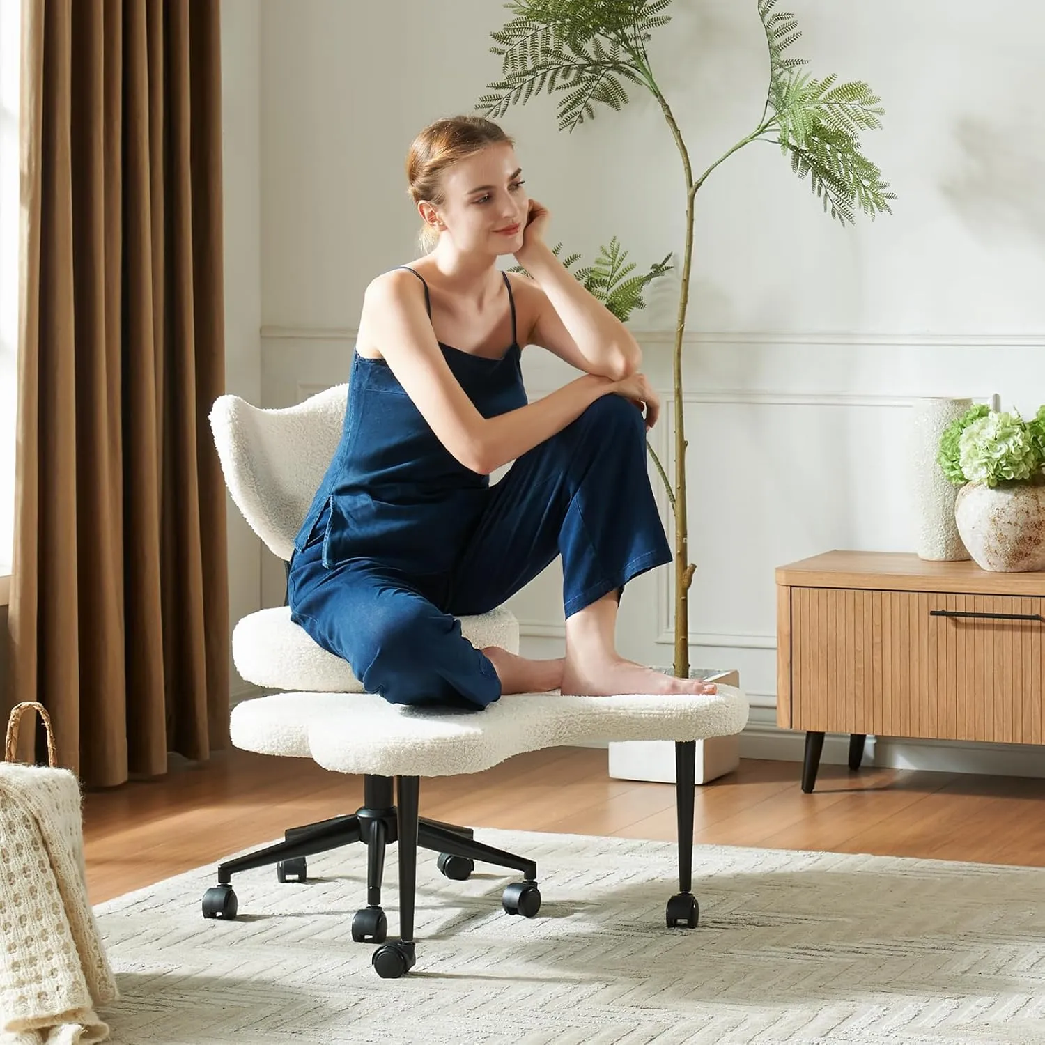 Ergonomic Cross Legged Chair, 360° Swivel Meditation Chair with Wheels, Height Adjustable Seat for ADHD, Strong Lumbar Support, Chic Home Office Furniture, Teddy Fabric, Off White
