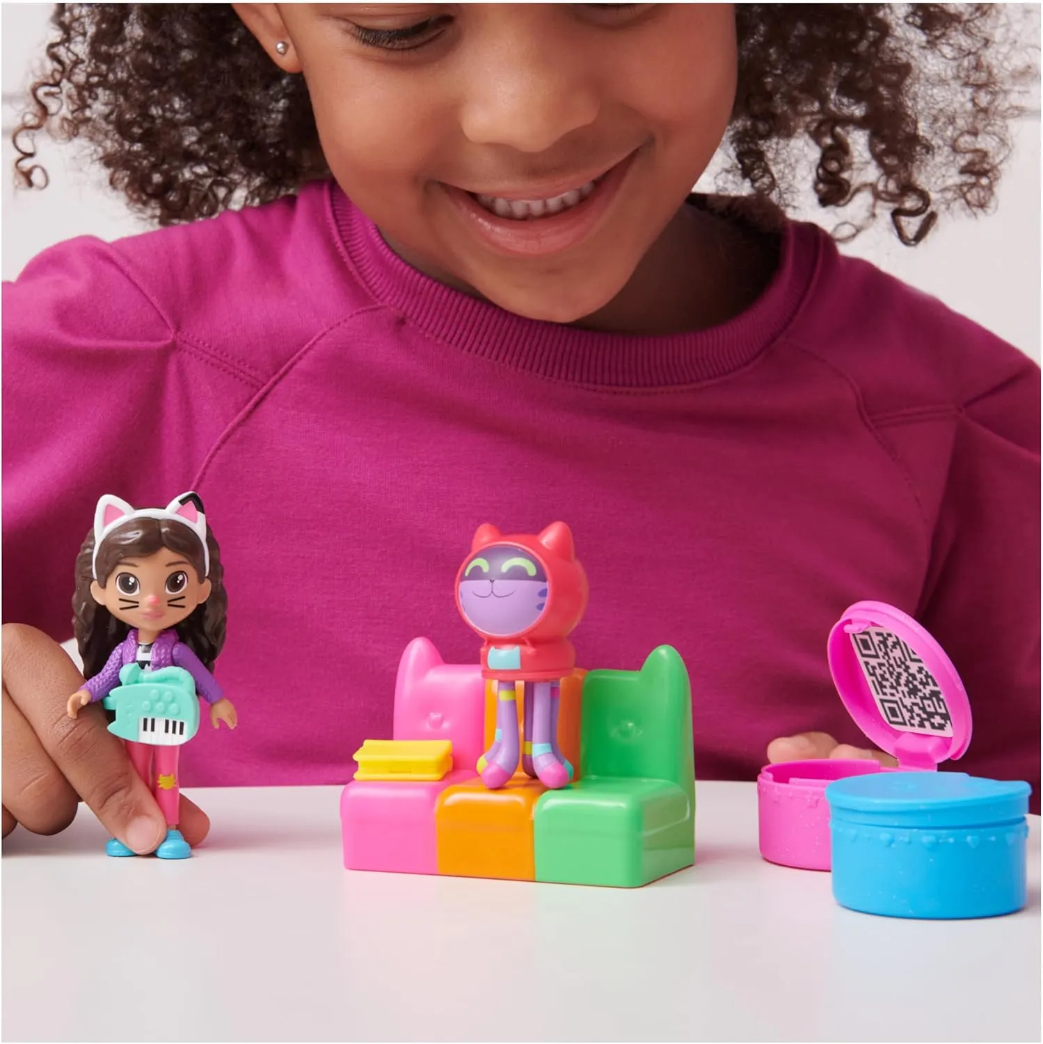 Gabby's Dollhouse, Surprise Pack, (Amazon Exclusive) Toy Figures and Dollhouse Furniture, Kids Toys for Girls and Boys Ages 3 and up