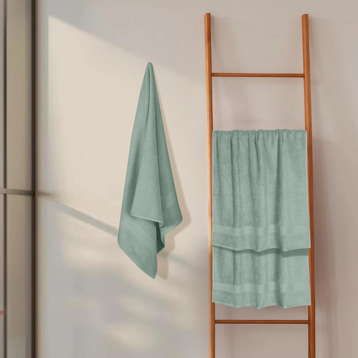 GLAMBURG Premium Cotton 4 Pack Bath Towel Set - 100% Pure Cotton - 4 Bath Towels 27x54 - Ideal for Everyday use - Ultra Soft & Highly Absorbent - Jade
