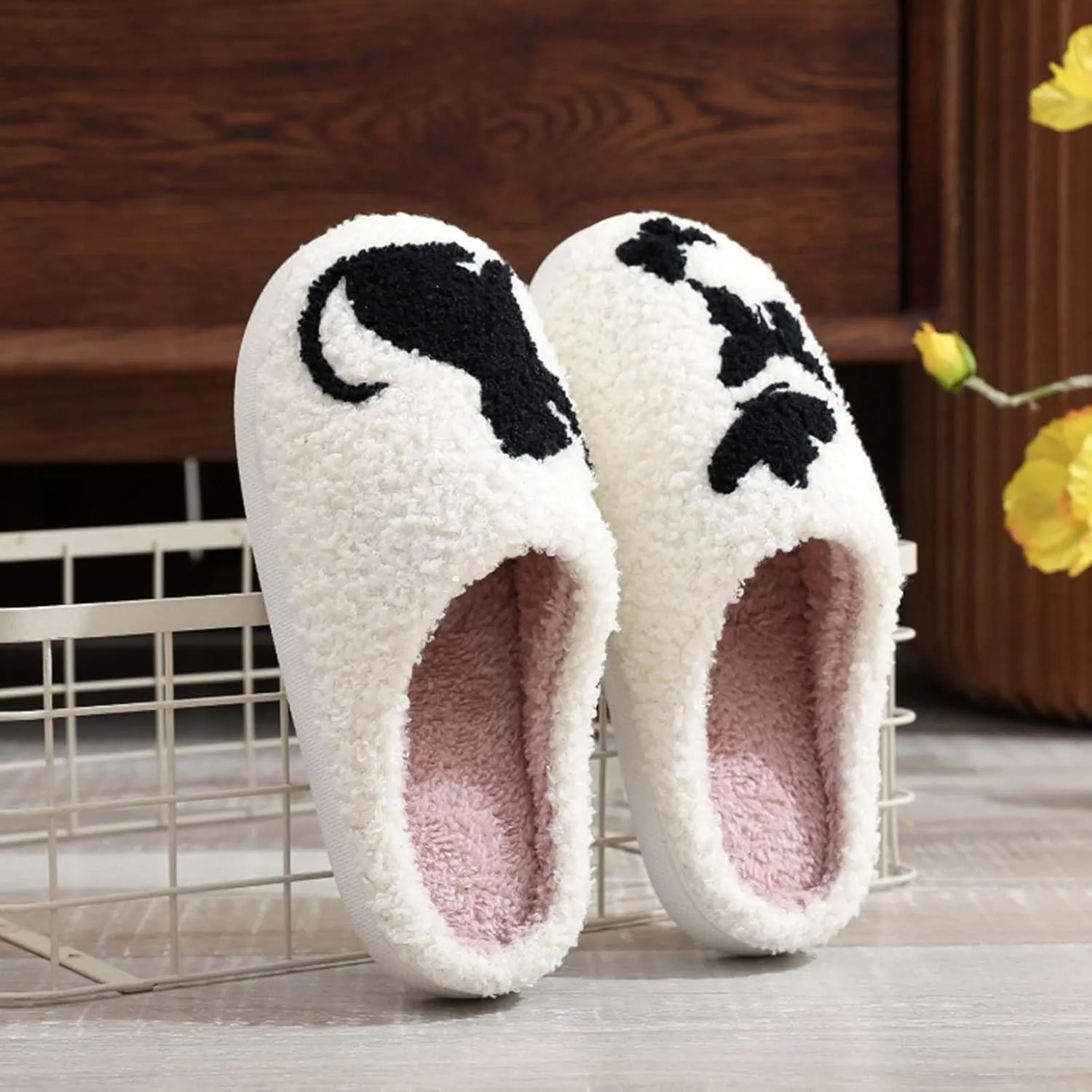 Highland Cow Slippers for Women Plush Scottish Highland Cow Animal Slippers Warm Non Slip Home Indoor Slippers