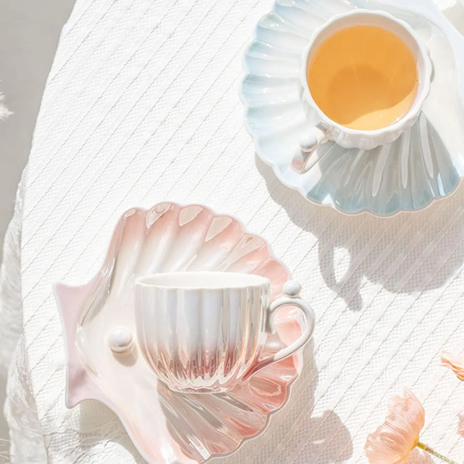 HwaGui Pearl Shell Cup and Saucer - 8oz Gradient Ceramic Coffee Mug, Vintage Tea, Cappuccino, Latte Art for Birthday Gift (Gradient Blue)