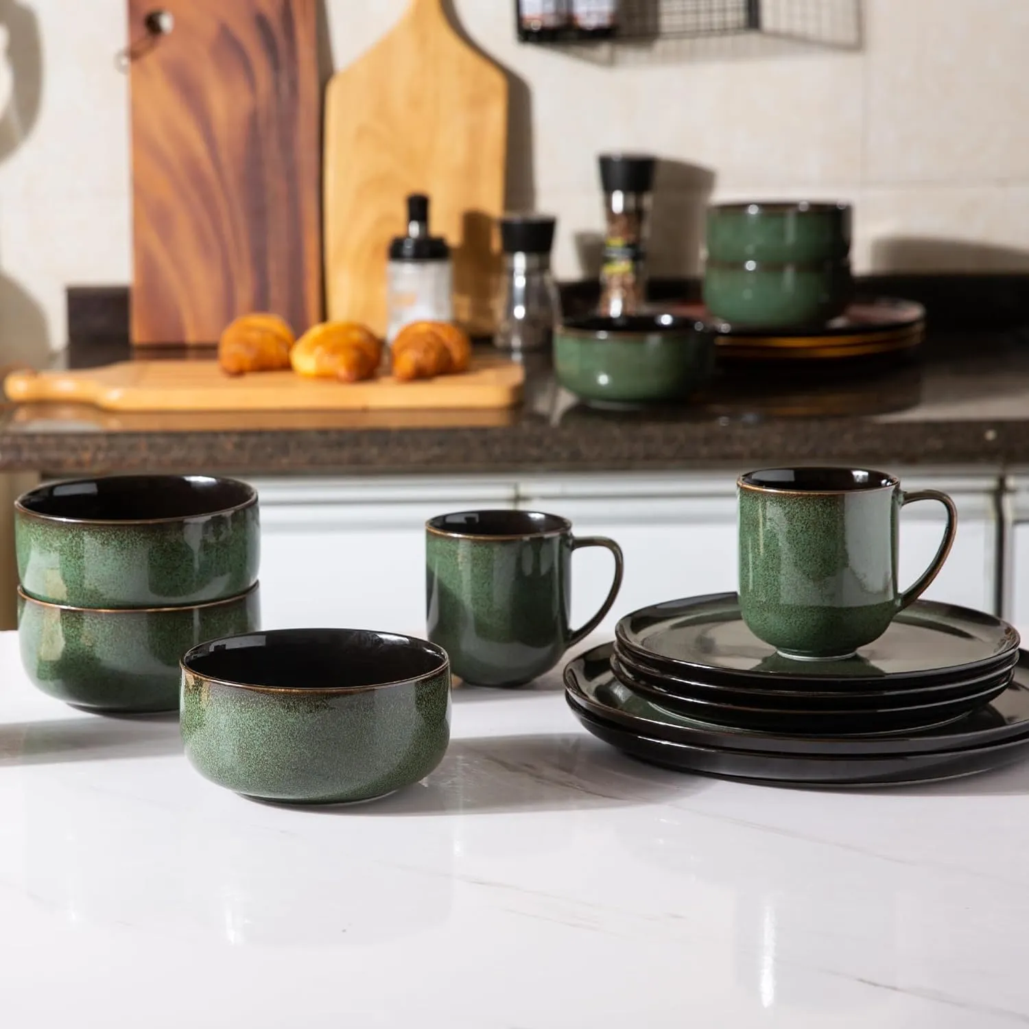 LERATIO Ceramic Dinnerware Set for 4, Poreclain Plates, Bowls, Handmade Reactive Glaze Dishes, Chip Resistant, Oven & Dishwasher Safe, Service for 4