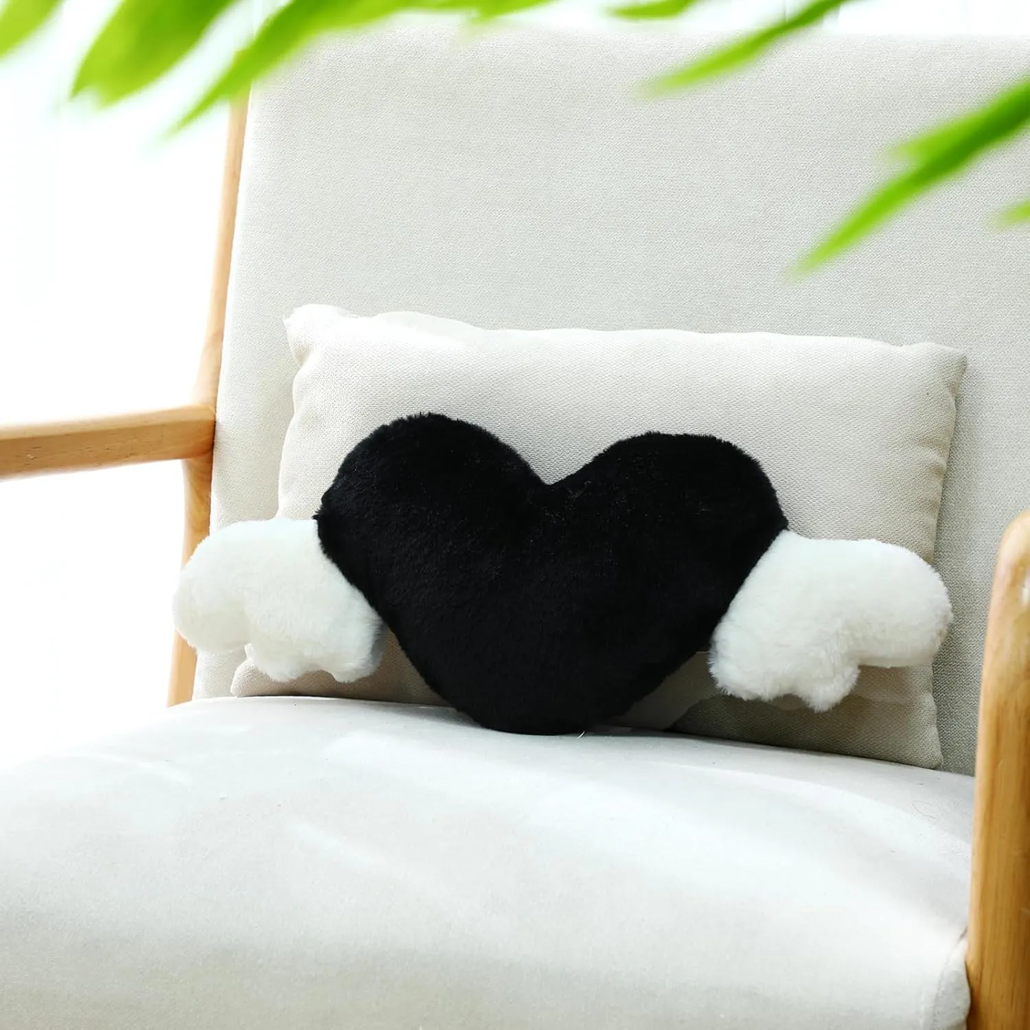 Macarrie 2 Pcs Plush Heart Shaped Pillow with Angel Wings Car Headrest Soft Comfortable Car Seat Pillow for Driving Travelling Room Office Car Decor, 19.7 x 8.3 Inch(Black)