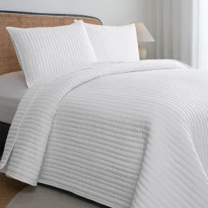 Petrichor White Quilt King Size Bedspread-Pre-Washed Lightweight for All Seasons,Ultra Soft & Breathable Comforter,Machine Washable,3-Piece Set:1Quilt(106" x96”) and 2 Pillow Shams(20"x36")