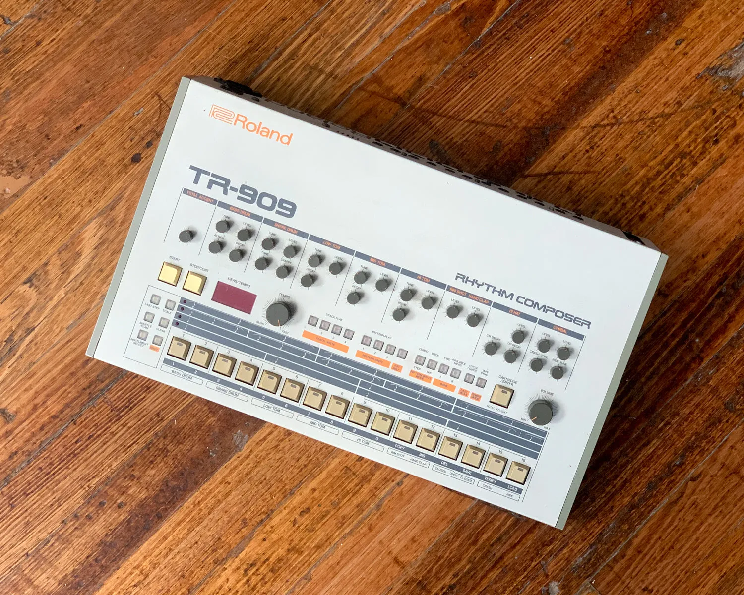 Roland TR-909 Rhythm Composer