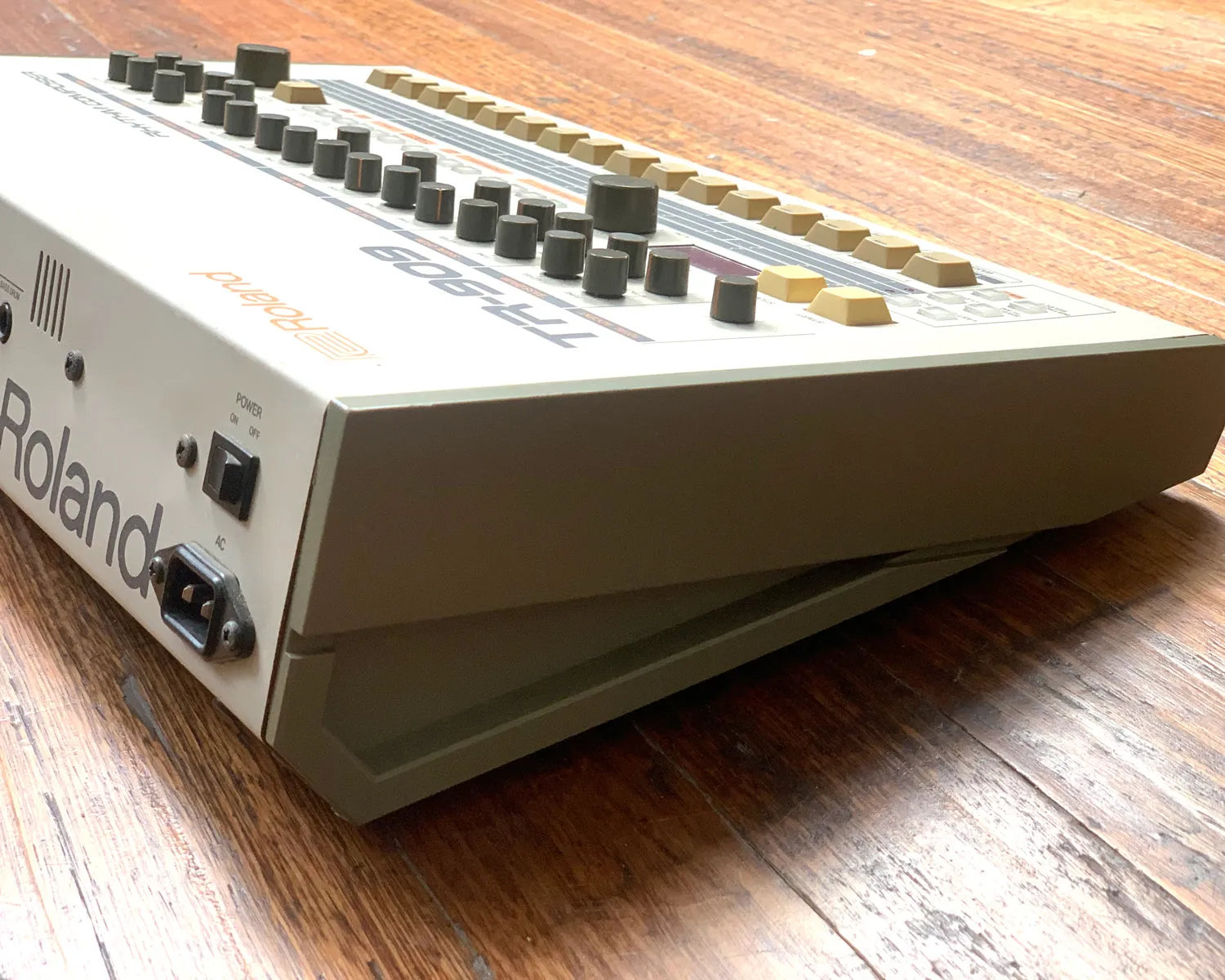 Roland TR-909 Rhythm Composer