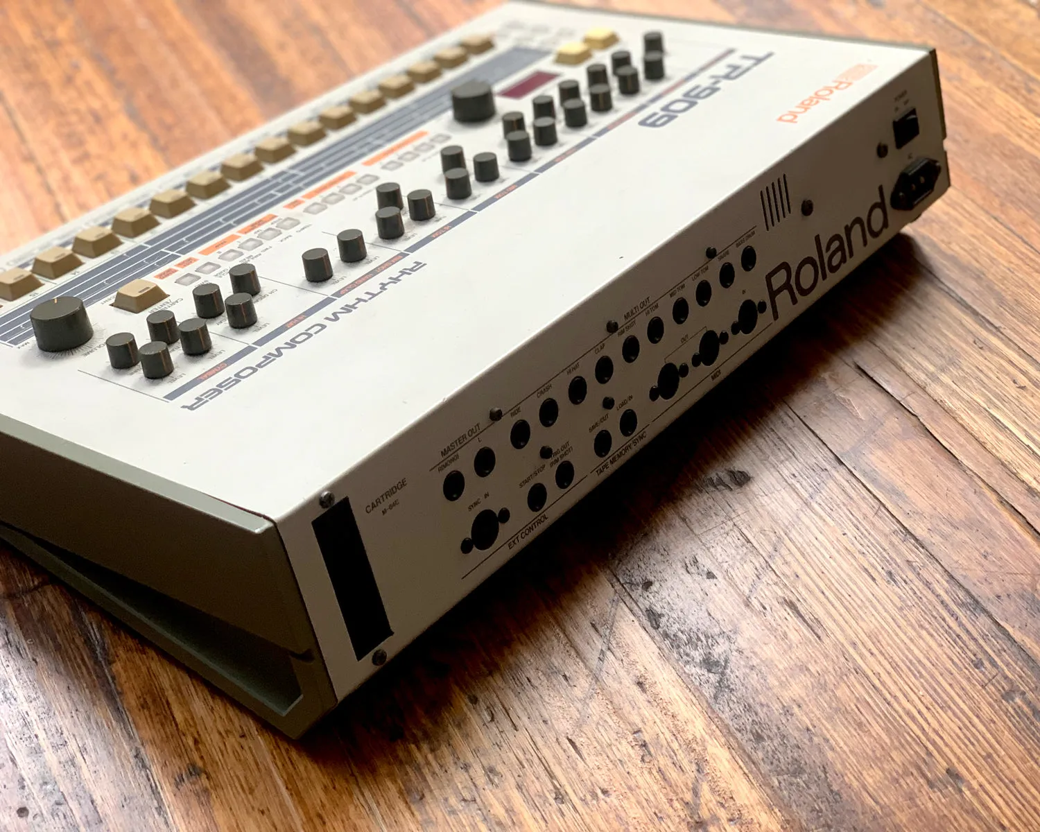 Roland TR-909 Rhythm Composer