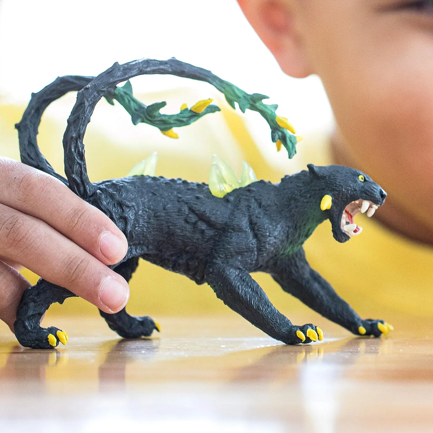 Schleich Eldrador Creatures Mythical Shadow Panther Action Figure - Mischievous Shadow Panther with Transparent Spines, Durable Toy for Boys and Girls, Gift for Kids Age 7 