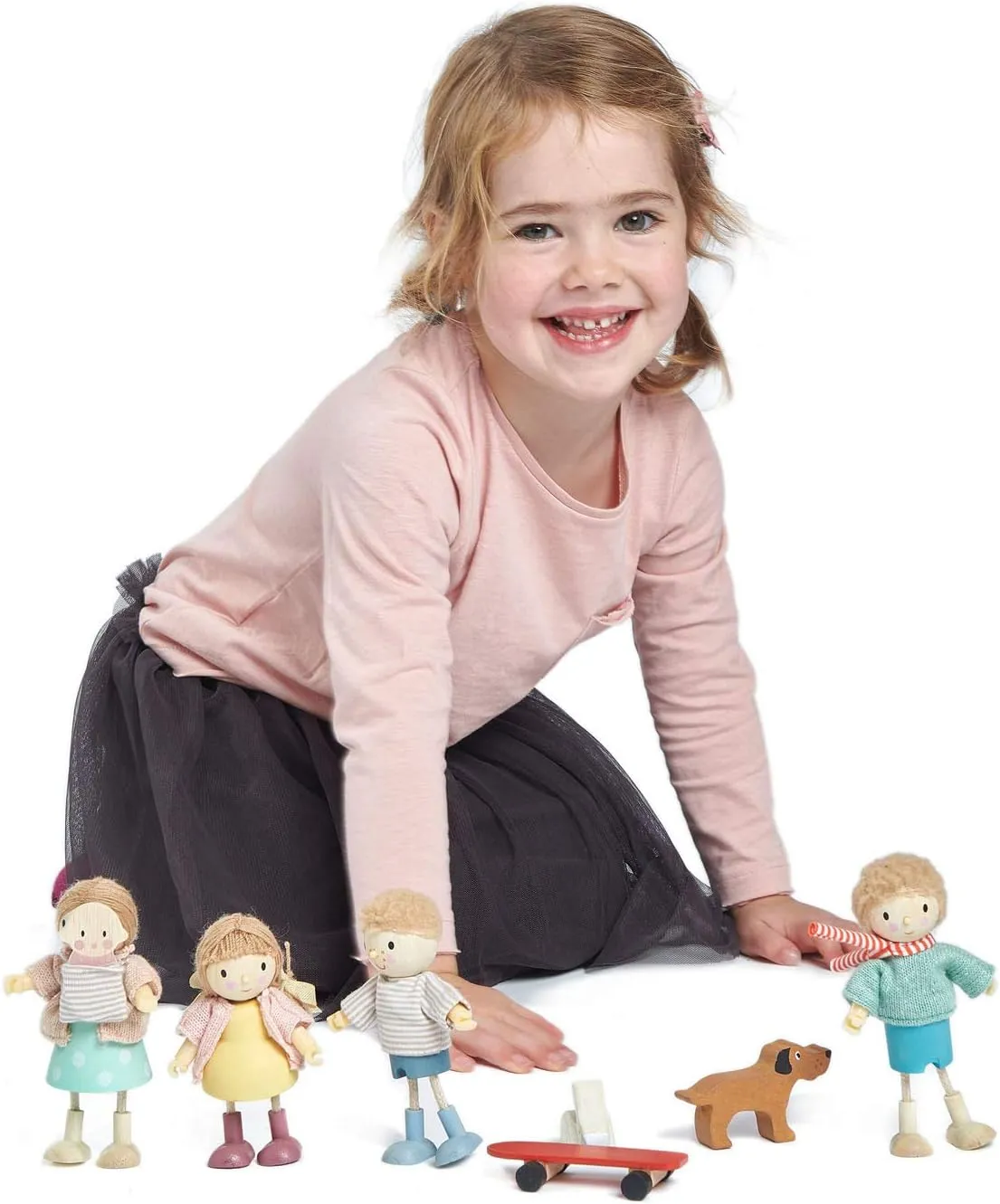 Tender Leaf Toys - The Goodwood Family - Wooden Miniatures Flexible Doll, Multicultural Action Figure for Dollhouse - Encourage Creative and Imaginative Fun Play for Children - Age 3 