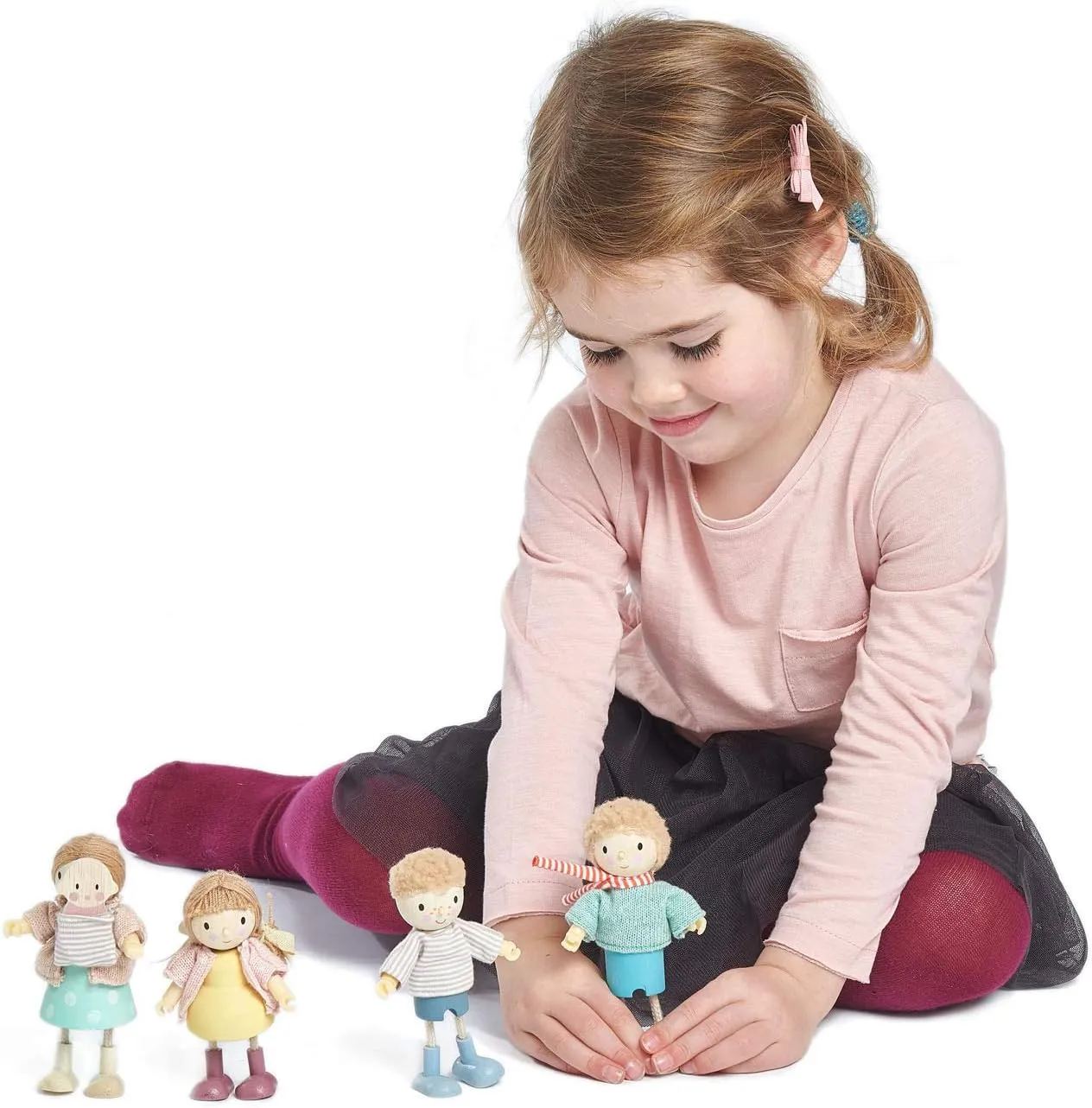 Tender Leaf Toys - The Goodwood Family - Wooden Miniatures Flexible Doll, Multicultural Action Figure for Dollhouse - Encourage Creative and Imaginative Fun Play for Children - Age 3 