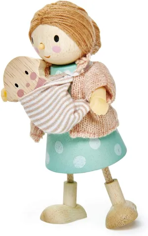 Tender Leaf Toys - The Goodwood Family - Wooden Miniatures Flexible Doll, Multicultural Action Figure for Dollhouse - Encourage Creative and Imaginative Fun Play for Children - Age 3 
