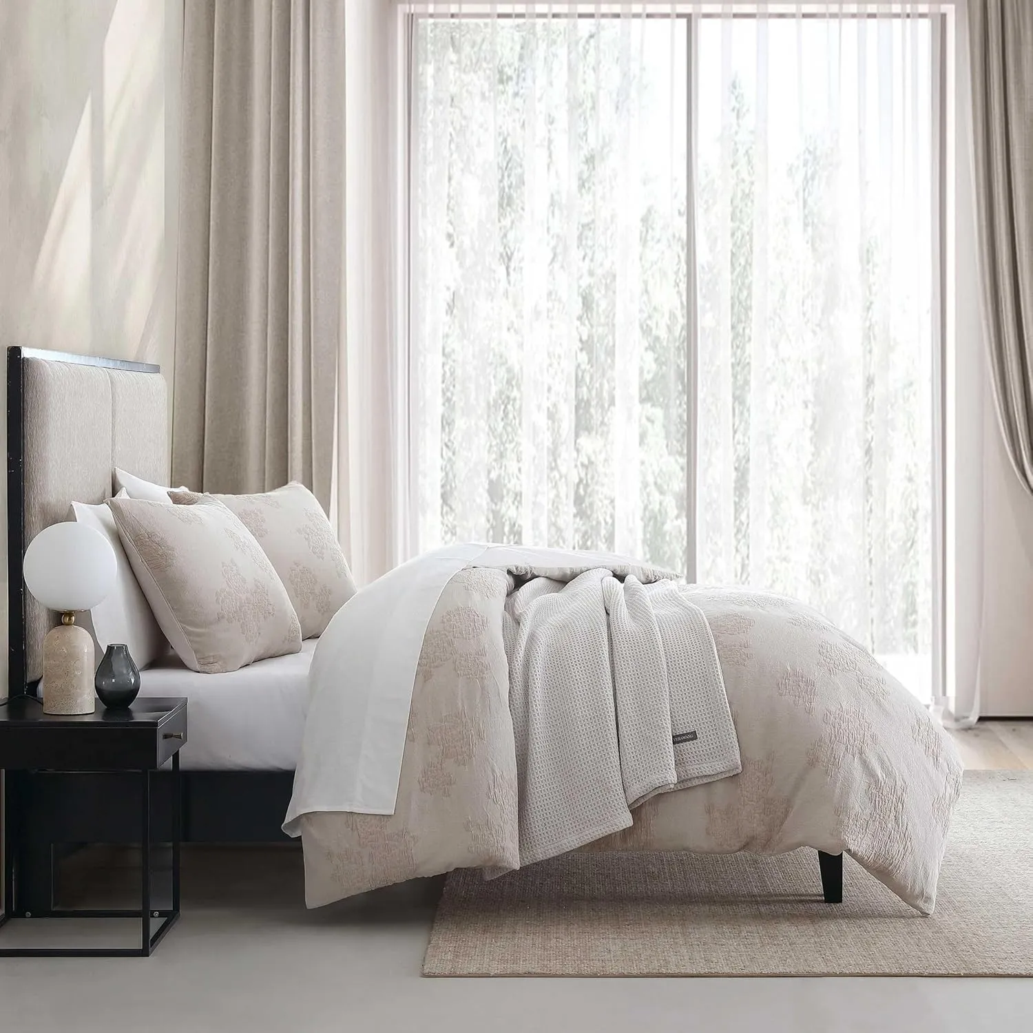 Vera Wang - Duvet Cover Set, Soft Bedding Set with Matching Shams, Delicate Floral Design, Chic Room Essentials (Roses Beige, Queen)