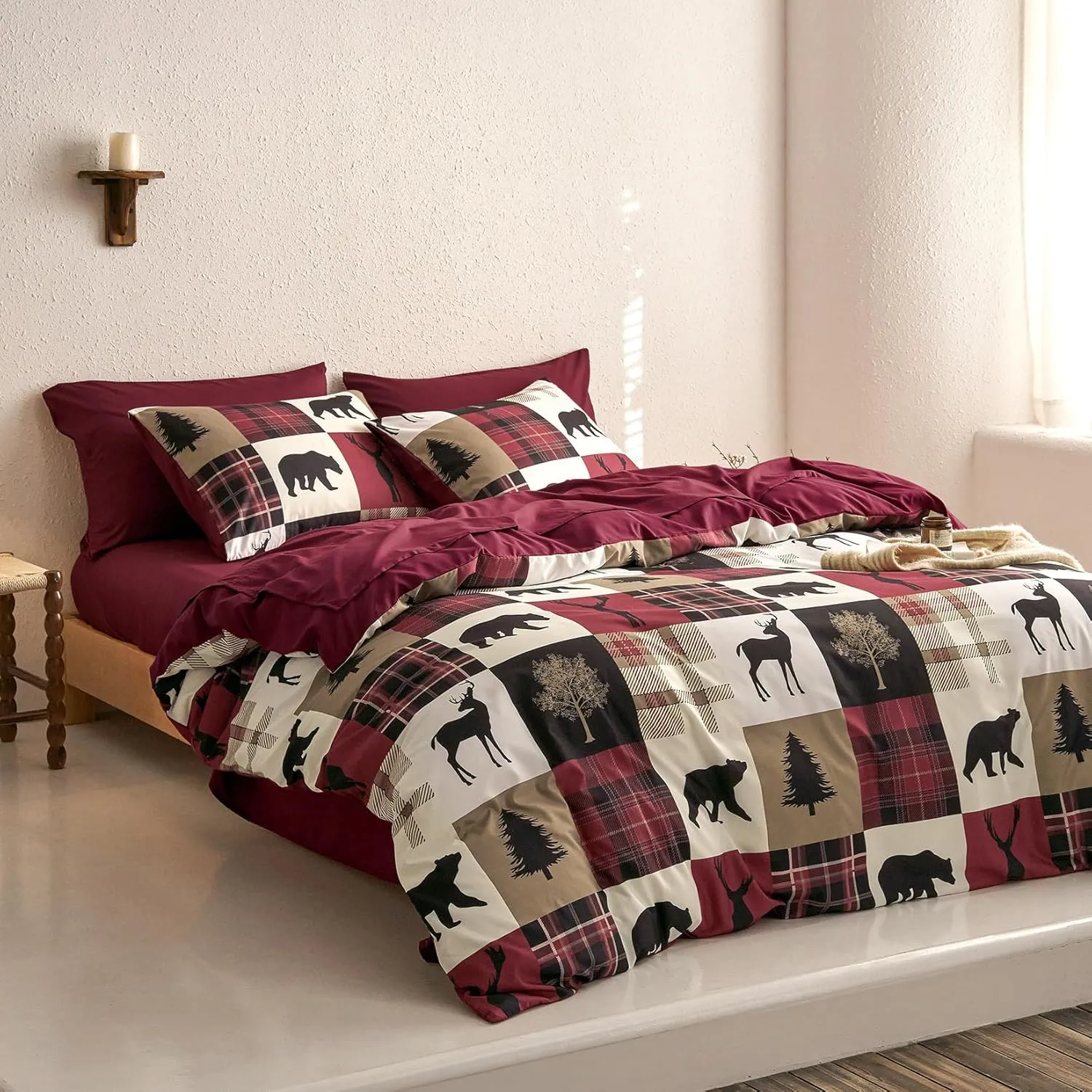 Wake In Cloud - Rustic Comforter Set with Sheets, Cabin Lodge Christmas Bear Moose Deer Wildlife Western Patchwork Country, 7 Pieces Bed in a Bag, Burgundy Black, King Size
