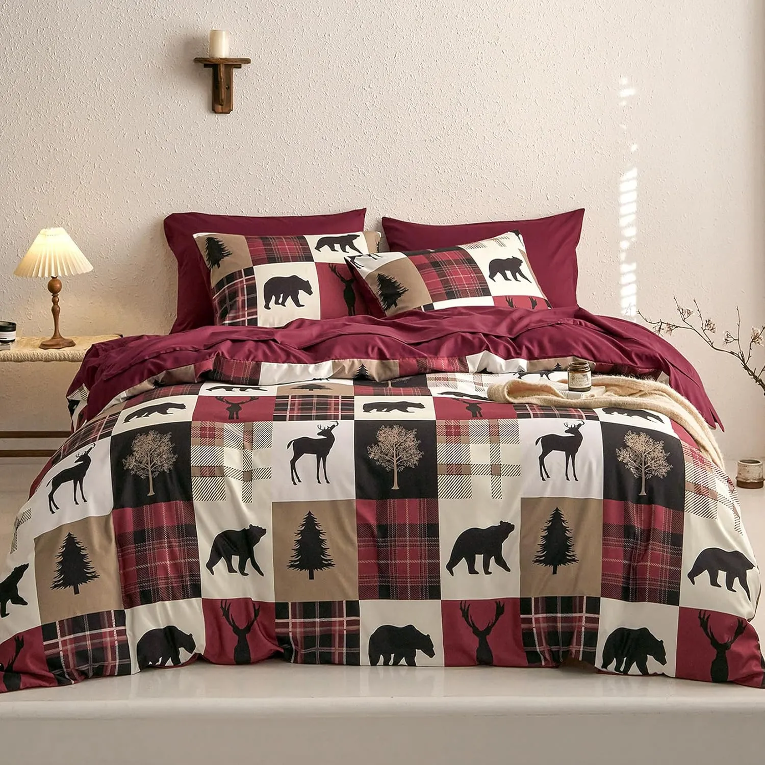 Wake In Cloud - Rustic Comforter Set with Sheets, Cabin Lodge Christmas Bear Moose Deer Wildlife Western Patchwork Country, 7 Pieces Bed in a Bag, Burgundy Black, King Size