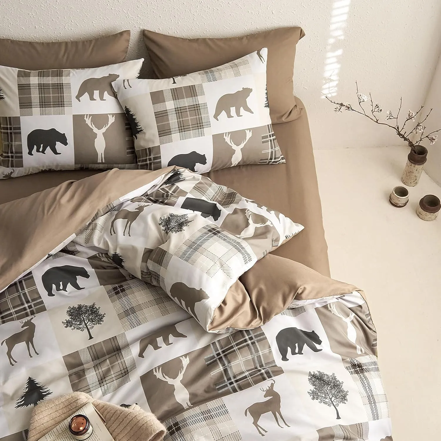 Wake In Cloud - Rustic Comforter Set with Sheets, Cabin Lodge Christmas Bear Moose Deer Wildlife Western Patchwork Country, 7 Pieces Bed in a Bag, Tan Brown, Queen Size