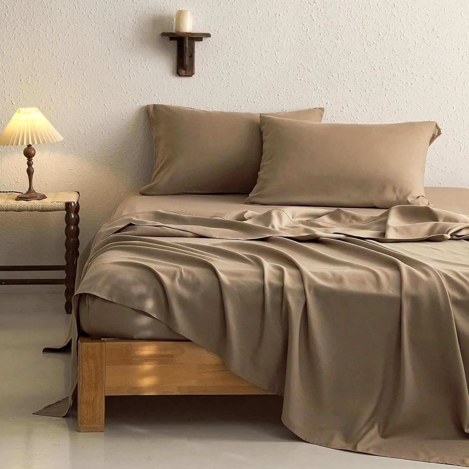 Wake In Cloud - Rustic Comforter Set with Sheets, Cabin Lodge Christmas Bear Moose Deer Wildlife Western Patchwork Country, 7 Pieces Bed in a Bag, Tan Brown, Queen Size