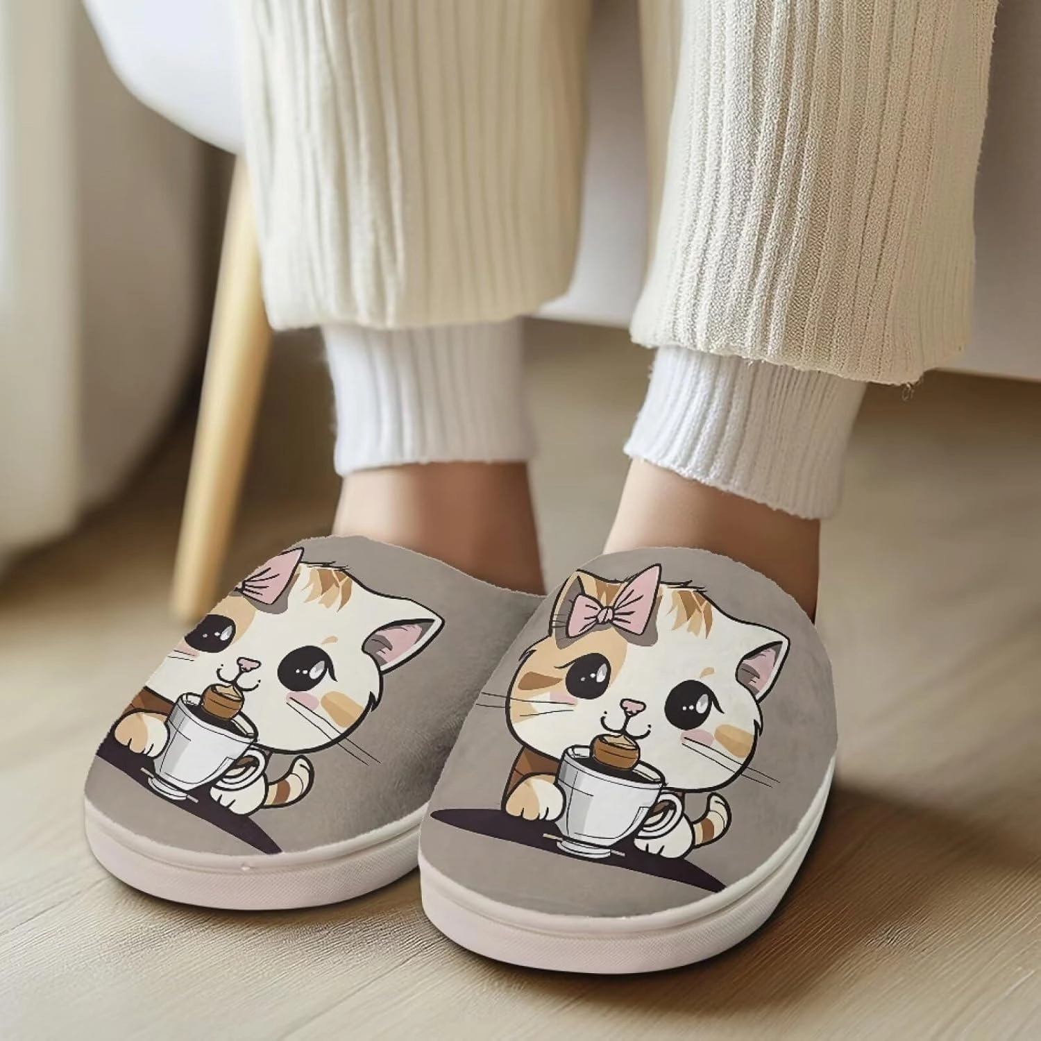 Women's Winter Home Slippers with Cute Cartoon Giraffe Design, Comfortable Indoor or Outdoor Kitchen Bedroom Shoes