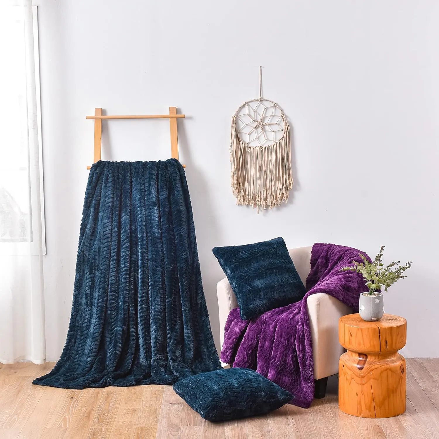 YUSOKI Luxury Faux Fur Throw Blanket(Without Pillows) 2 Layers,3lb,All Ages,Home Decoration, (Navy Blue,50" x 63")